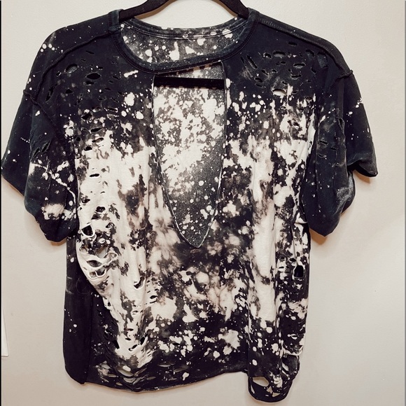 Tops - v neck cut tee